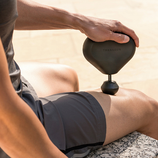 Перкуссионный массажер Theragun Mini Черный - Фото 6 большая