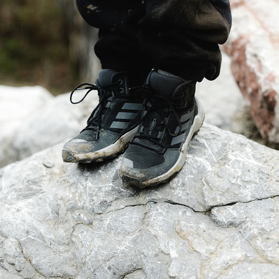 Ботинки детские Adidas Terrex Ax4R Mid Cblack/Grefou/Greysix - Фото 7 большая
