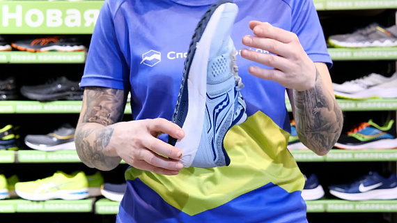 Кроссовки женские Saucony Omni 19 Sky/Storm - Фото 2 большая