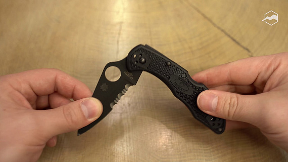 Нож Spyderco Delica 4 Black - Фото 1 большая